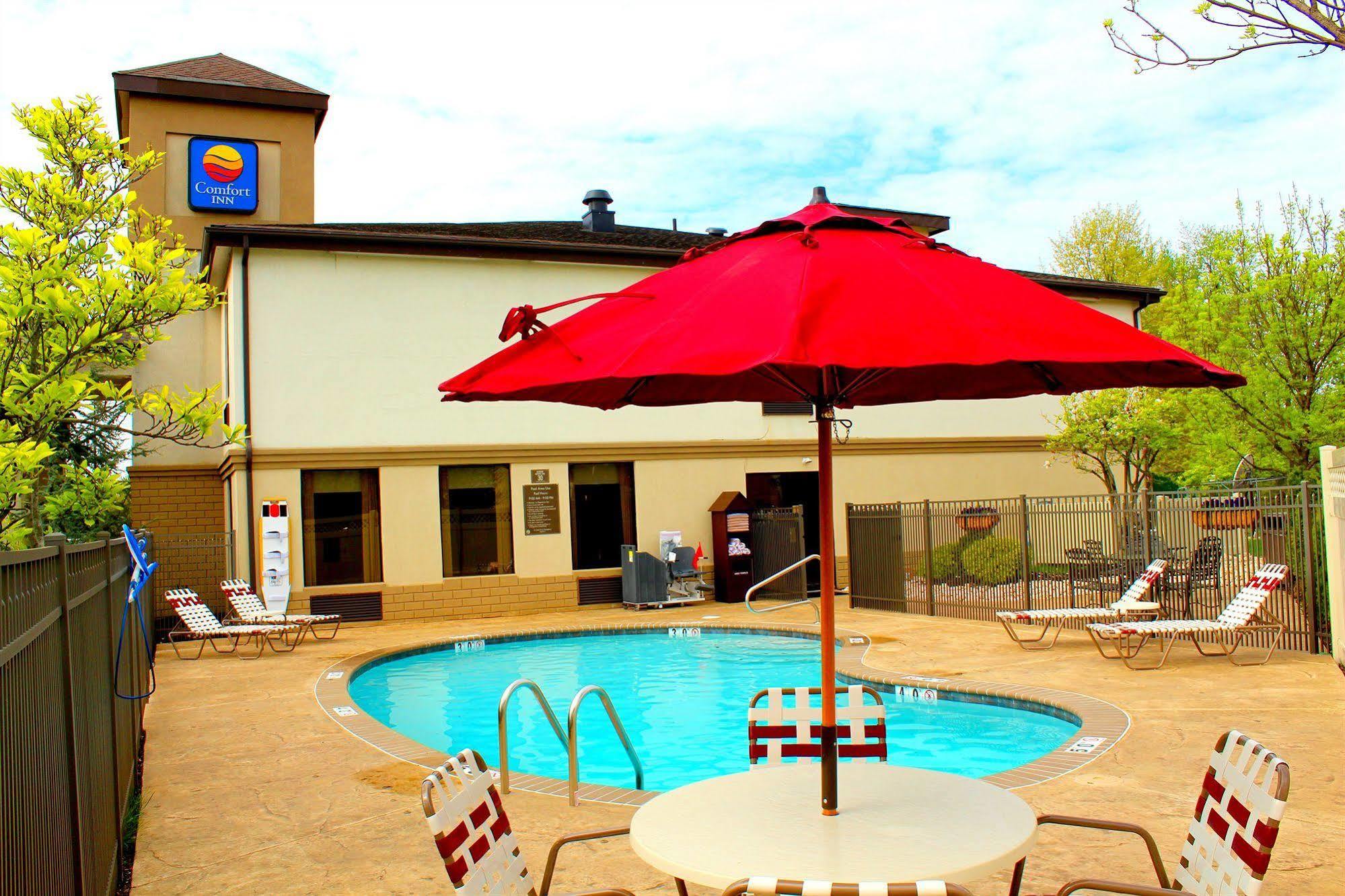 Quality Inn & Suites Nj State Capital Area Morrisville  Exterior photo